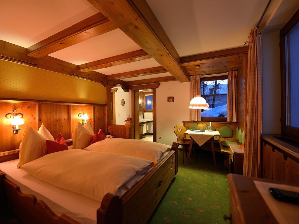 Hotel-Garni Felsenhof Lech am Arlberg Exteriör bild
